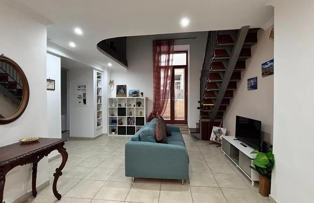Framandre'S House-1